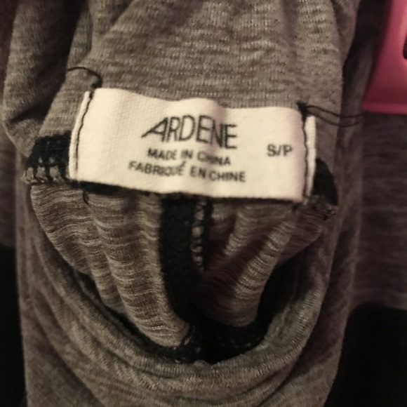 Ardenes Gray and Black Capris - Picture 4 of 4